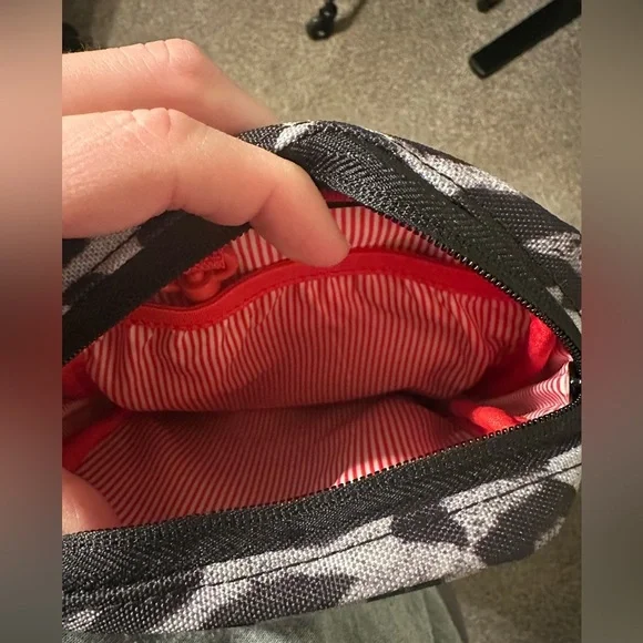 Women’s Herschel Small Cruz Handbag Crossbody Purse - Picture 6 of 7